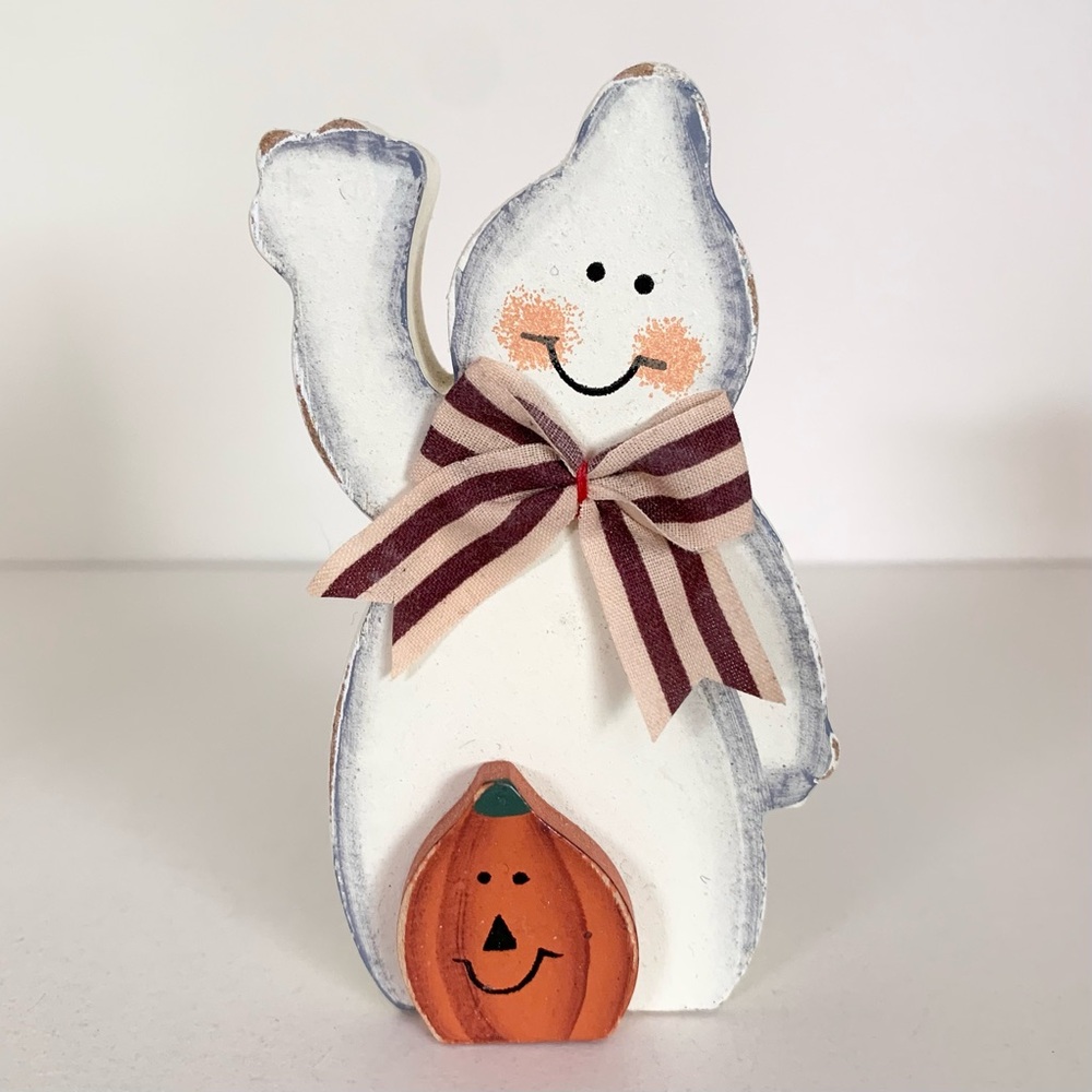 New Vintage ghost wooden decor